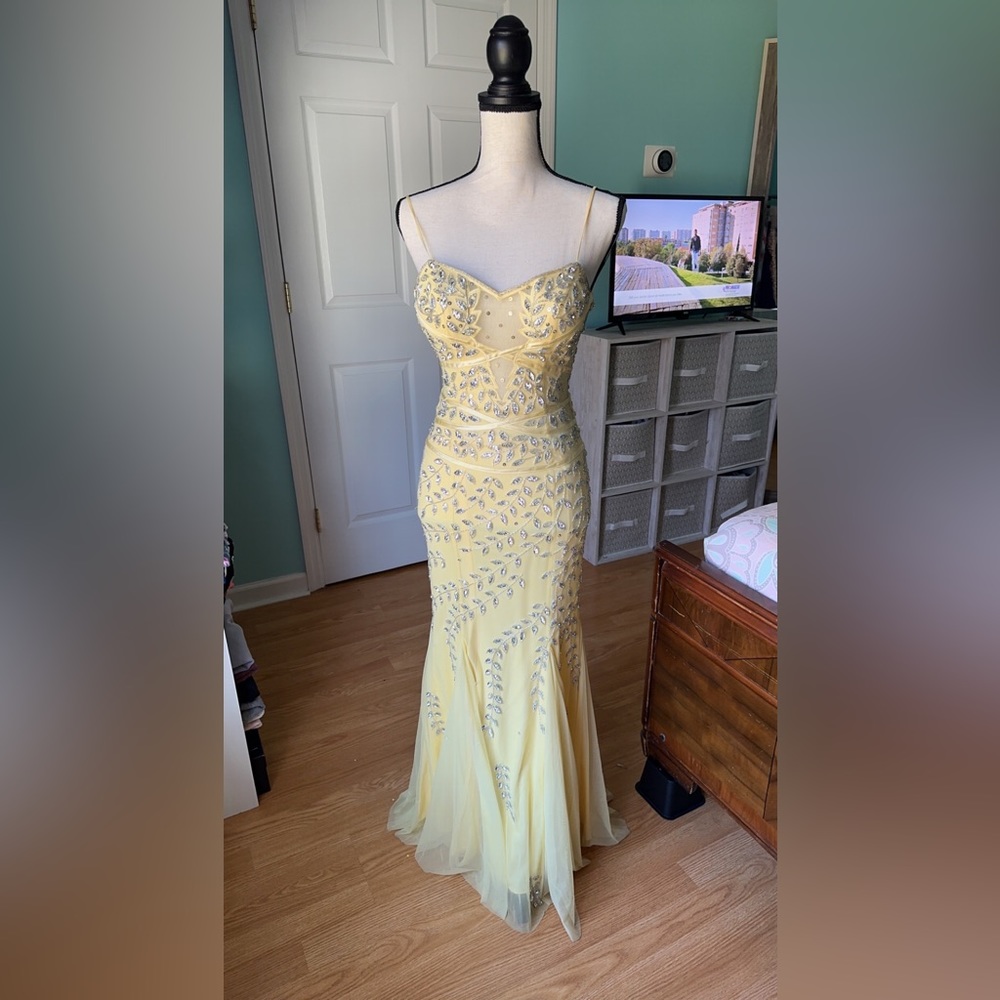 Yellow prom dress size 0.